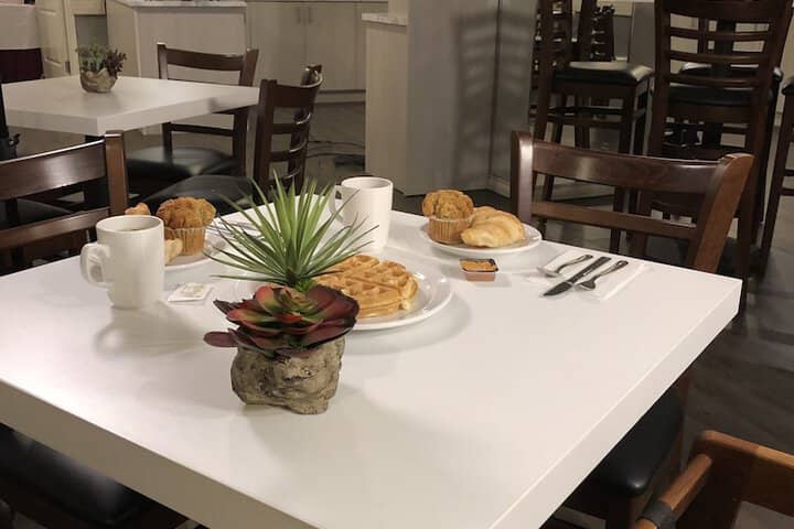 Dining 31 of 47